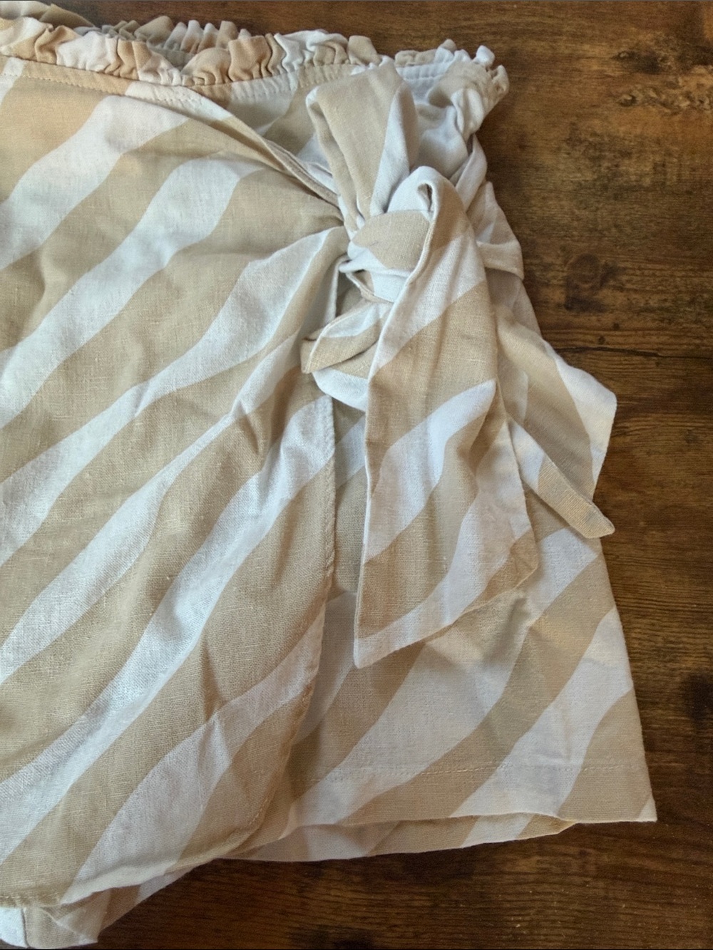 Versona Beige and White Striped Elastic Waist Skirt - Picture 3 of 7
